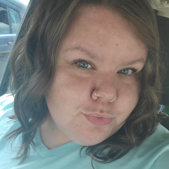 Meet your Posher, Mackenzie - Picture 1 of 1